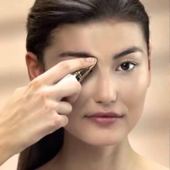 GUERLAIN Skincare Guerlain Abeille Royale Gold Eyetech Eye Sculpt Serum Poshmark